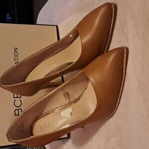 Heels with gold detail